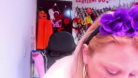 adriiana_fox_ online show from 10/16/25, 01:34