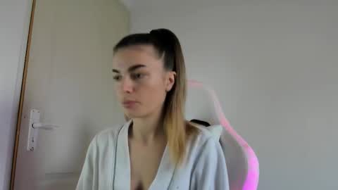 adventurina online show from 11/11/25, 09:53