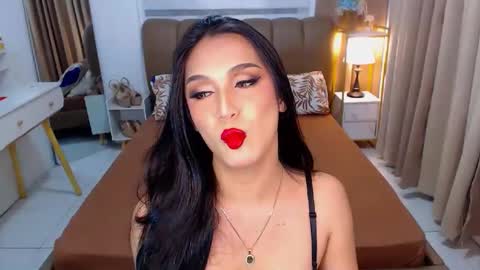 Snapshot of adychavez chatting on 02/18/25, 08:59 Ur Dream girl online show from 02/18/25, 08:59