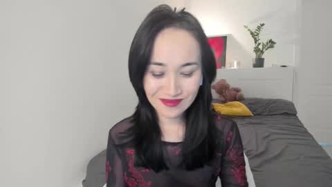 Aenie online show from 11/07/25, 10:04