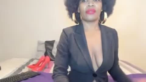 Snapshot of aficangagqueen chatting on 06/17/26, 07:11 AfricanSquirtQueen online show from 06/17/26, 07:11