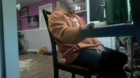 afr10221966 online show from 10/12/25, 11:42