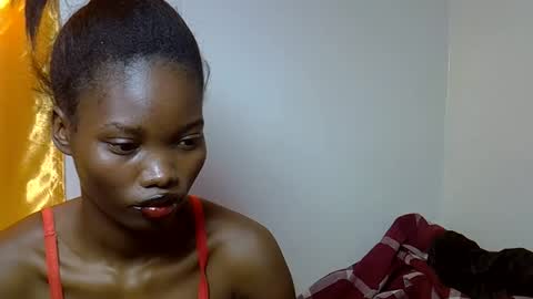 Snapshot of afri_kanaslim chatting on 10/28/25, 10:41 afri kanaslim online show from 10/28/25, 10:41