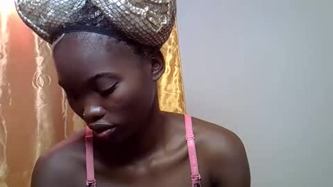 Snapshot of afri_kanaslim chatting on 11/03/25, 12:50 afri kanaslim online show from 11/03/25, 12:50