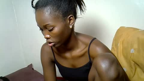 Snapshot of afri_kanaslim chatting on 12/03/25, 05:22 afri kanaslim online show from 12/03/25, 05:22