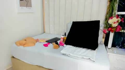 Snapshot of africa_holmes chatting on 11/19/25, 02:44 Africa online show from 11/19/25, 02:44