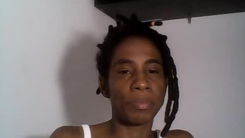 Snapshot of africadeluxe chatting on 07/02/26, 09:48 Africa online show from 07/02/26, 09:48