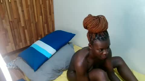 Snapshot of african_petite14 chatting on 07/08/26, 09:52 African petite14 online show from 07/08/26, 09:52