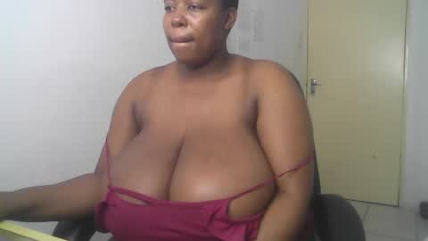 Snapshot of africanbusty chatting on 09/08/25, 09:14 ONLYFAN-Africanbusty online show from 09/08/25, 09:14