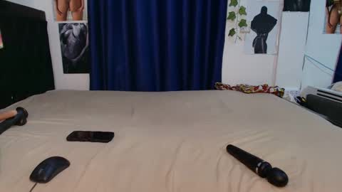 Africanpetitequeenn online show from 05/08/26, 07:30