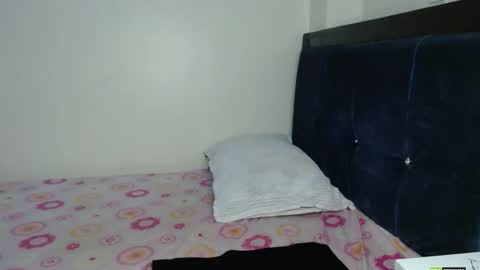 Snapshot of africas_booty842808 chatting on 10/08/25, 09:56 Mia online show from 10/08/25, 09:56