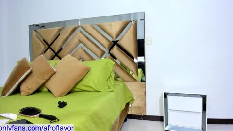 Snapshot of afro_happy__06 chatting on 09/17/25, 11:12 Jheremy and leeryc online show from 09/17/25, 11:12