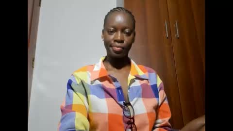 Leah online show from 02/24/25, 12:41