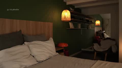 Snapshot of afrodita__25 chatting on 11/16/25, 01:55 Emma online show from 11/16/25, 01:55