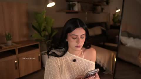 Snapshot of afrodita__25 chatting on 07/15/26, 05:18 Emma online show from 07/15/26, 05:18