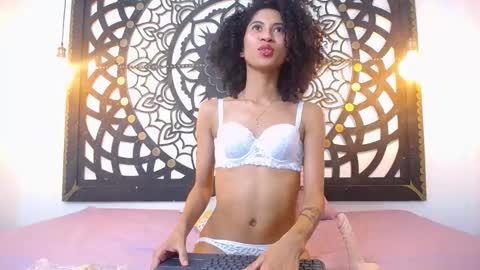 Snapshot of afrodita_house chatting on 10/27/25, 08:02 afrodita_house online show from 10/27/25, 08:02