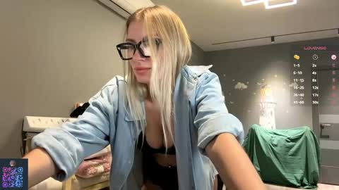 Mila -call me cute online show from 06/05/26, 08:47