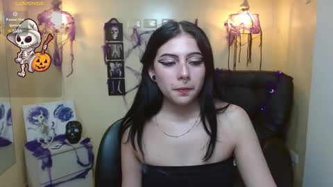 Snapshot of agarycus_ chatting on 10/18/25, 01:01 Kimberly online show from 10/18/25, 01:01