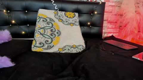 Snapshot of agata__rose chatting on 02/17/25, 11:23 agata__rose online show from 02/17/25, 11:23