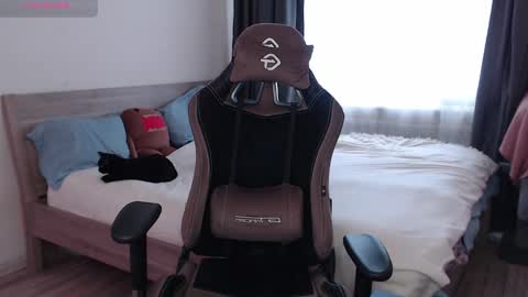 Snapshot of agata_cherry chatting on 12/09/24, 07:06 Eva online show from 12/09/24, 07:06