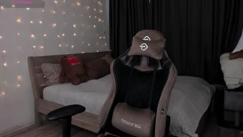 Snapshot of agata_cherry chatting on 01/27/25, 03:26 Eva online show from 01/27/25, 03:26