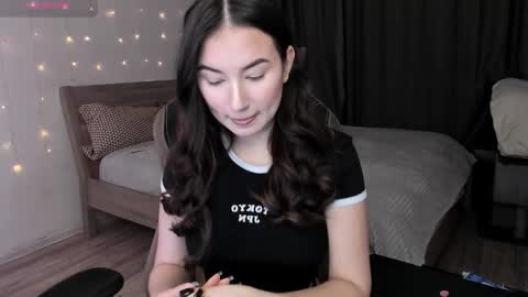 Snapshot of agata_cherry chatting on 02/05/25, 08:00 Eva online show from 02/05/25, 08:00