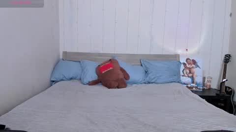 Snapshot of agata_cherry chatting on 09/11/25, 03:50 Eva online show from 09/11/25, 03:50