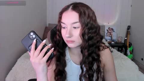 Snapshot of agata_cherry chatting on 10/20/25, 05:19 Eva online show from 10/20/25, 05:19