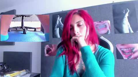 Snapshot of agatacollinsss chatting on 06/25/26, 08:46 Agata Collinss online show from 06/25/26, 08:46