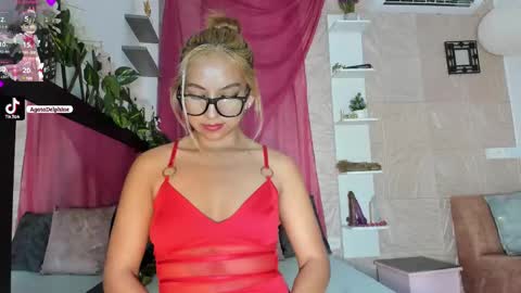 Agatadelphine online show from 03/11/25, 08:42