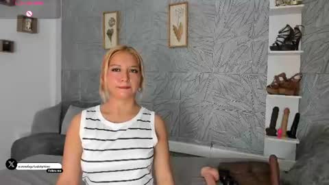 Snapshot of agatadelphine_mr chatting on 07/02/26, 02:45 Agatadelphine online show from 07/02/26, 02:45