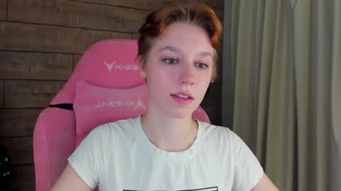 Snapshot of agatagate chatting on 12/19/25, 04:47 AgataGate online show from 12/19/25, 04:47