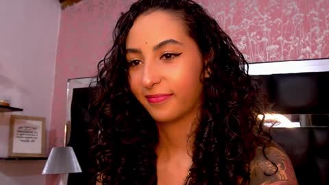 Snapshot of agatha_collinss chatting on 01/18/25, 07:15 Val inst agatha clls online show from 01/18/25, 07:15