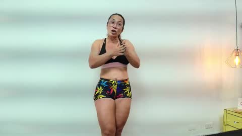 Snapshot of agatha_fit chatting on 03/11/26, 02:01 AGATHA online show from 03/11/26, 02:01