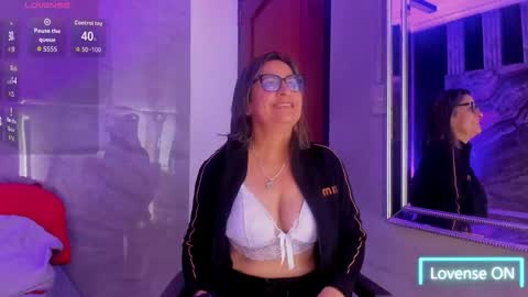 Snapshot of agatha_pleasure chatting on 10/25/25, 11:51 agatha_pleasure online show from 10/25/25, 11:51