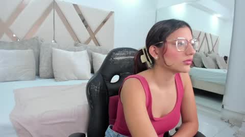 Agatha online show from 04/28/26, 02:11