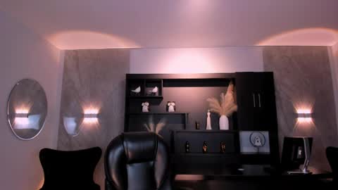 Agatha online show from 04/05/26, 06:05