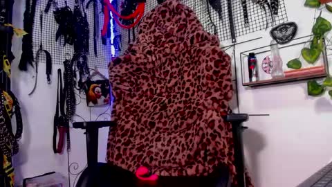 Agatha Fox online show from 12/18/24, 09:08