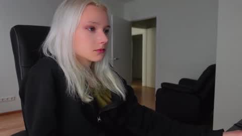 Snapshot of agelina_summer chatting on 05/08/26, 12:32 Agelina Lilly Laura online show from 05/08/26, 12:32