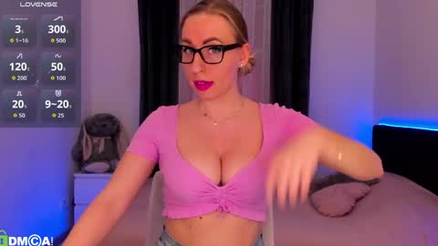 Polly online show from 03/22/26, 01:36