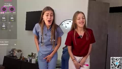 Monica and Bella online show from 07/03/26, 05:25