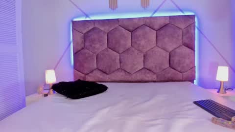 Snapshot of aggy_castel chatting on 02/01/25, 11:37 Aggy online show from 02/01/25, 11:37