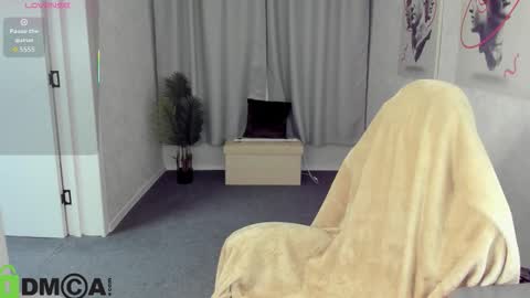 Snapshot of agnes_wells chatting on 09/19/25, 12:02 agnes wells online show from 09/19/25, 12:02