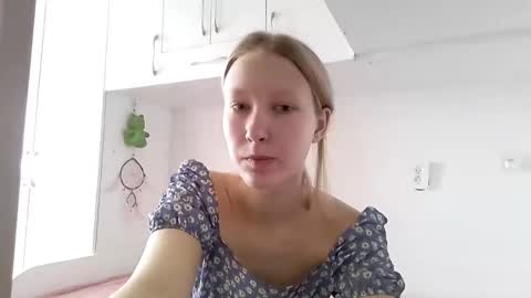 Snapshot of agnesmolima chatting on 11/24/25, 03:17 Monica online show from 11/24/25, 03:17