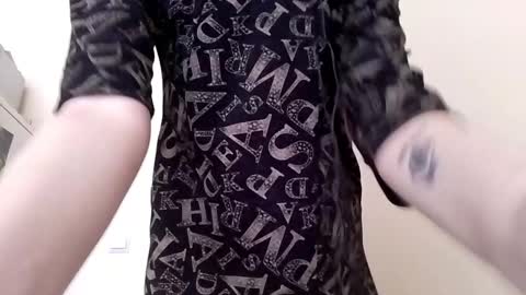 Snapshot of agnesmolima chatting on 11/26/25, 03:40 Monica online show from 11/26/25, 03:40