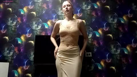 Snapshot of agnesmolima chatting on 11/28/25, 03:25 Monica online show from 11/28/25, 03:25