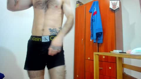 Snapshot of aguslover chatting on 12/04/24, 10:51 Agustin online show from 12/04/24, 10:51