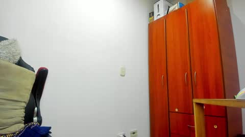 Snapshot of aguslover chatting on 12/19/24, 09:38 Agustin online show from 12/19/24, 09:38