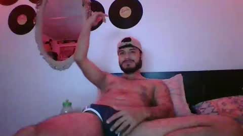 Snapshot of agustin_1298 chatting on 12/18/25, 02:06 Agustin online show from 12/18/25, 02:06