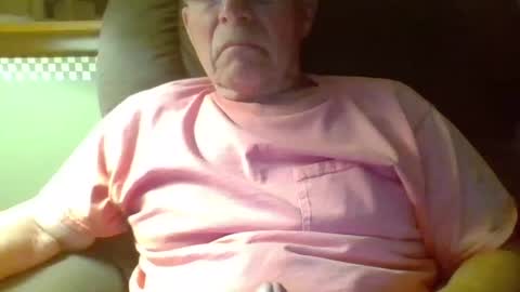 Snapshot of aguynrkfrd chatting on 09/29/25, 01:55 aguynrkfrd online show from 09/29/25, 01:55